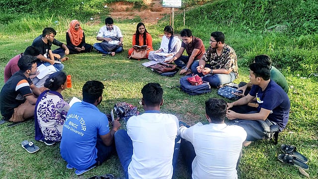 কুমিল্লা বিশ্ববিদ্যালয়সভার ‘পথের পাঁচালী’।