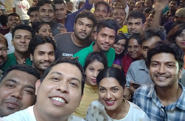 সন্ধ্যায় মধুমিতা সিনেমা হলে। ছবি: ফেসবুক থেকে নেওয়া