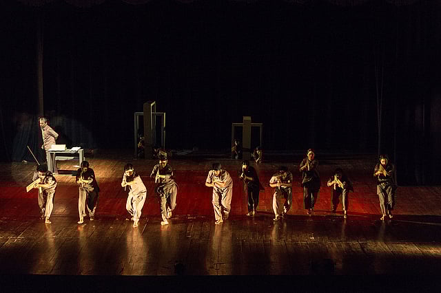 নৃত্যনাট্যে আলো আর শব্দের ব্যবহার চমকে দিয়েছে দর্শকদের। ছবি: প্রথম আলো