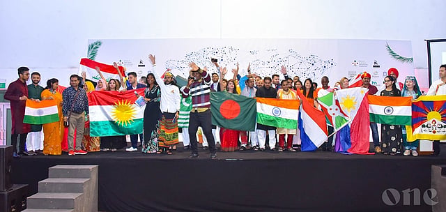 মালদ্বীপে অনুষ্ঠিত ইন্টারন্যাশনাল ইয়ুথ পিস অ্যাম্বাসেডর প্রোগ্রামে বাংলাদেশসহ সারা বিশ্বের প্রতিনিধিরা। ছবি: সংগৃহীত