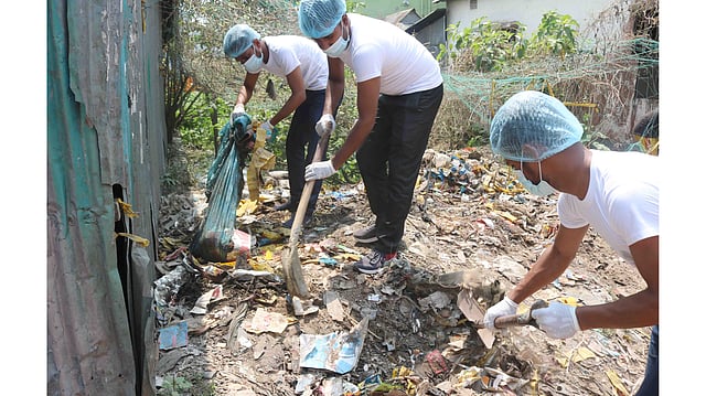 কসবা বন্ধুসভার পরিষ্কার–পরিচ্ছন্নতা কর্মসূচি