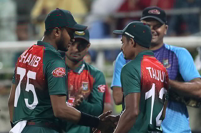 সাকিব মনে করেন, তাইজুলের নো বলে আসগরের বেঁচে যাওয়াটা ম্যাচের একটি টার্নিং পয়েন্ট। ছবি: প্রথম আলো