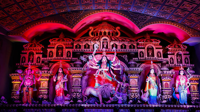 কৃষিবিদ ইনস্টিটিউশন পূজামণ্ডপে দেবী দুর্গা