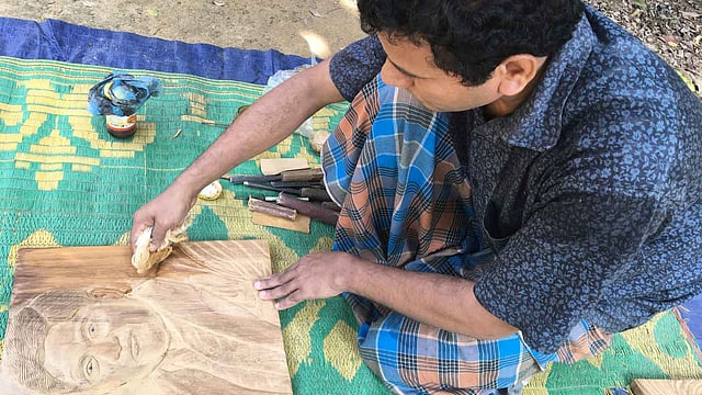 খুব সাবধানে কাজ করা