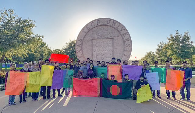 আবরার ফাহাদ হত্যাকাণ্ডের প্রতিবাদে আয়োজিত মানববন্ধনে বাংলাদেশি শিক্ষার্থীরা