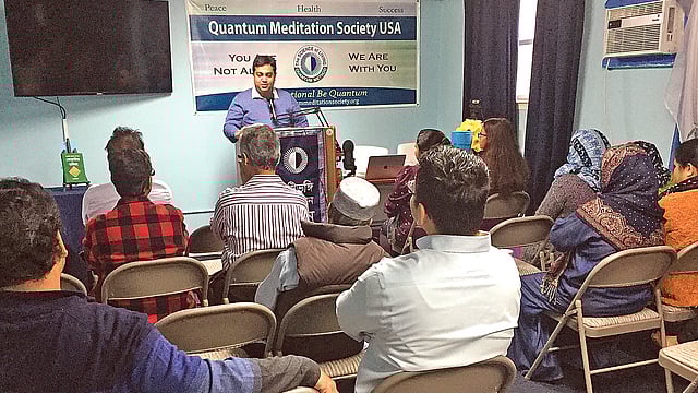 কোয়ান্টামের সাপ্তাহিক সাদাকায়নে অনলাইন আলোচক ও শ্রোতারা