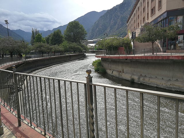 নদীর নাম ভ্যালিরা। ছবি: লেখক