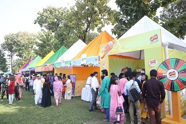 আয়োজনে আছে অনেকগুলো স্টল। ছবি: আবদুস সালাম
