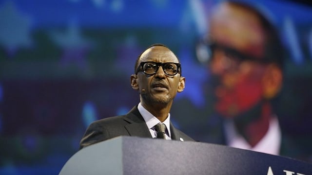 নারীবান্ধব নীতিমালা তৈরি করে রুয়ান্ডার নারীদের এগিয়ে আসার পেছনে বড় অবদান রেখেছেন দেশটির প্রেসিডেন্ট পল কাগামে। ছবি: এএফপি