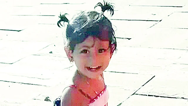 ট্রেন দুর্ঘটনায় নিহত ছোট্ট ছোঁয়া মণি মা-বাবার শেষ আদরও পায়নি। ছবি: সংগৃহীত