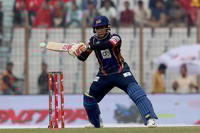 গত বিপিএলে চট্টগ্রামের হয়ে খেলেছিলেন মুশফিকুর রহিম। প্রথম আলো, ফাইল ছবি