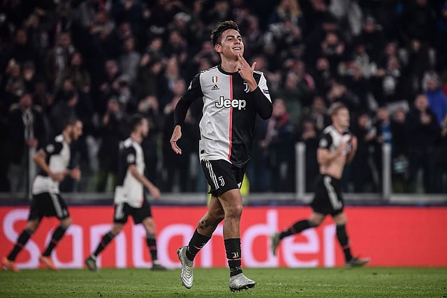 দুর্দান্ত এক ফ্রি-কিকে গোল করেছেন দিবালা। ছবি : এএফপি