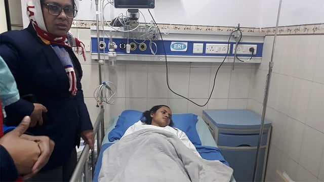 হাসপাতালের বিছানায় মারজান। ছবি: বদিউজ্জামান