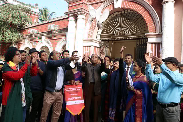 রংপুরে একশনএইড–প্রথম আলো বন্ধুসভা জাতীয় বিতর্ক উৎসবের আঞ্চলিক পর্যায়ের উৎসব শুরু হয়েছে। টাউন হল, রংপুর। ৭ ডিসেম্বর। ছবি: মঈনুল ইসলাম