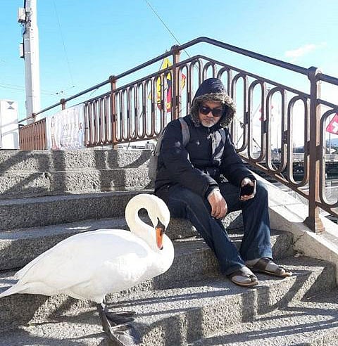 বিয়ের পর মিথিলাকে নিয়ে মধুচন্দ্রিমায় সুইজারল্যান্ডে গেছেন সৃজিত মুখার্জি। ছবি: ইনস্টাগ্রাম থেকে নেওয়া