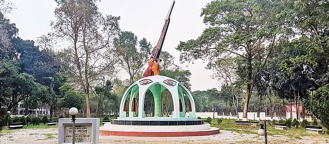 মুক্তবাংলা, ভাস্কর: রশিদ আহমেদ