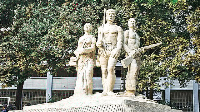 অপরাজেয় বাংলা, ভাস্কর: সৈয়দ আবদুল্লাহ খালিদ