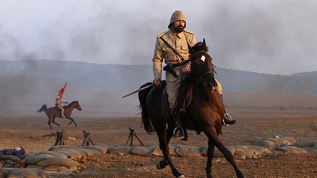 ‘জননী জন্মভূমি’ সিরিজে খালিদ এরগেঞ্চ। ছবি: সংগৃহীত