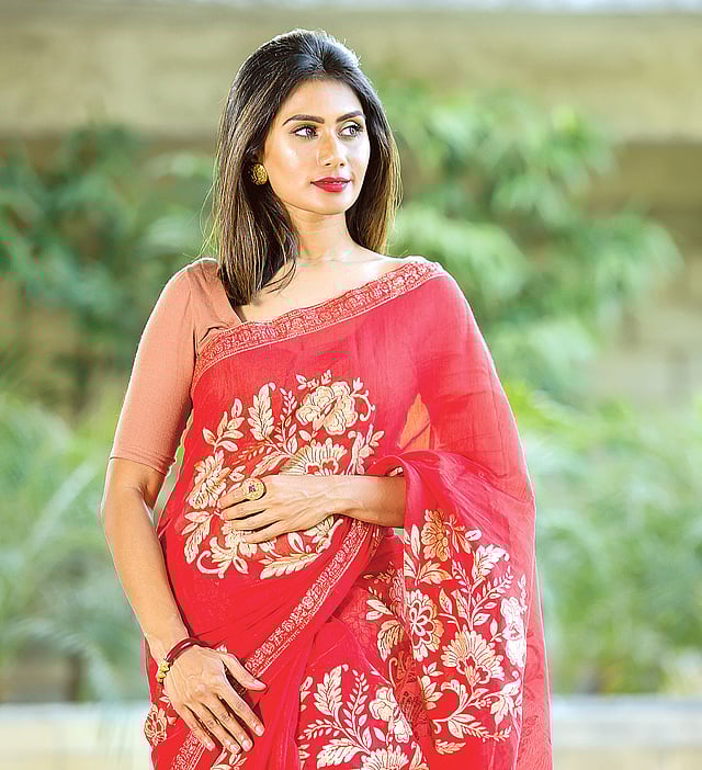 এই সময়ের জন্য চাই উজ্জ্বল রং