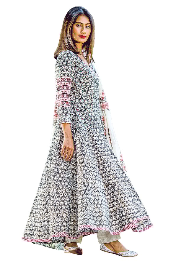 দুই স্তরের আনারকলি, দূর করবে শীত