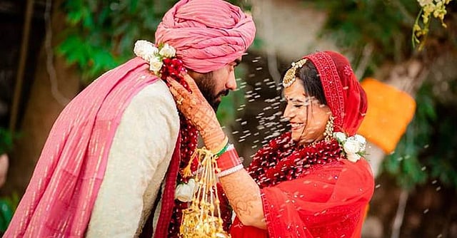 গত শুক্রবার মুম্বাইয়ের জুহুর মিলিটারি ক্লাবে মোনা সিং ও শ্যাম রাজগোপালানের বিয়ের অনুষ্ঠানের আয়োজন করা হয়। ছবি: ইনস্টাগ্রাম থেকে নেওয়া