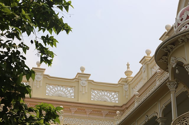 শত বছরের পুরোনো সেই বাড়ি, যেখানে জাদুঘর তৈরির স্বপ্ন দেখছেন শিল্পী সুকান্ত। ছবি: কে এইচ হাসিবুজ্জামান