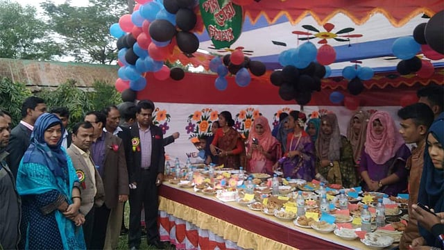 বাহারি পিঠার প্রদর্শনী। ব্রাহ্মণপাড়া, কুমিল্লা, ৮ জানুয়ারি। ছবি: মো. সোহরাব হোসেন