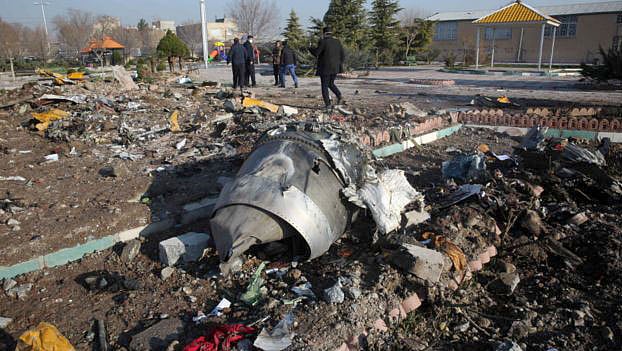 ইউক্রেন ইন্টারন্যাশনাল এয়ারলাইনসের বোয়িং-৭৩৭ উড়োজাহাজটি গত বুধবার ভোরে ইরানের রাজধানী তেহরানের ইমাম খোমিনি আন্তর্জাতিক বিমানবন্দর থেকে উড্ডয়নের পরপরই বিধ্বস্ত হয়। ছবি: এএফপি