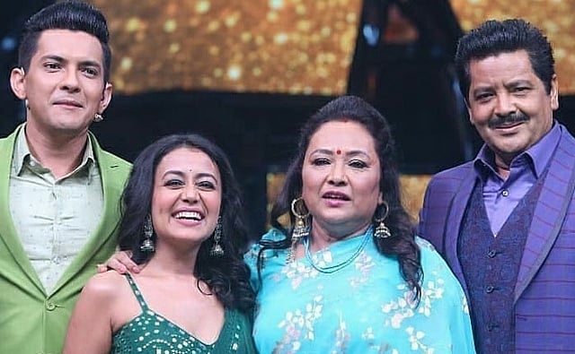 নেহা কাক্করকে পুত্রবধূ বানাতে চান উদিত নারায়ণ। ছবি: ইউটিউব