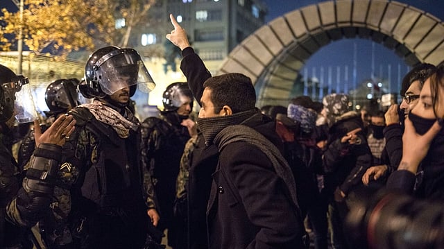 ইরানে গত কয়েক দিনের বিক্ষোভ অকস্মাৎ ঘটেনি। ছবি: এএফপি