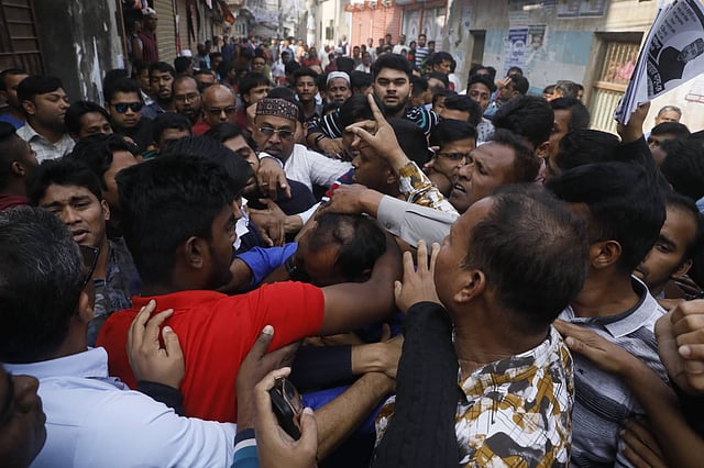 তাবিথ আউয়ালের ওপর আজ দুই দফা হামলা হয়েছে বলে অভিযোগ। ঢাকা, ২১, জানুয়ারি। ছবি: আশরাফুল আলম