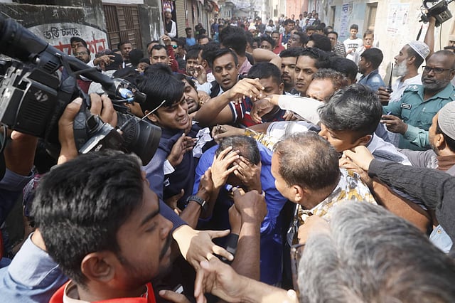 হামলায় তাবিথ আউয়াল আহত হন। ঢাকা, ২১, জানুয়ারি। ছবি: আশরাফুল আলম