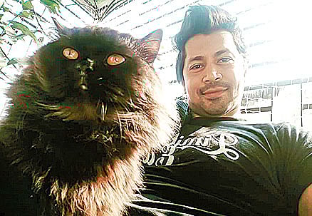 পোষা প্রাণীদের প্রতি অগাধ ভালোবাসা সুমনের