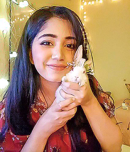 শাহতাজের সঙ্গে তাঁর পোষা খরগোশ