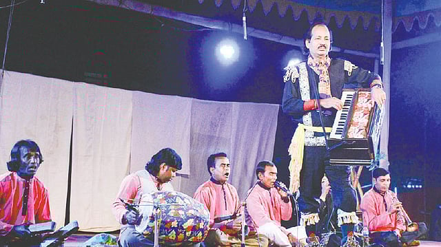 গান ও নাচের তালে কিস্সা বলেন সাইদুল ইসলাম। ছবি: সংগৃহীত