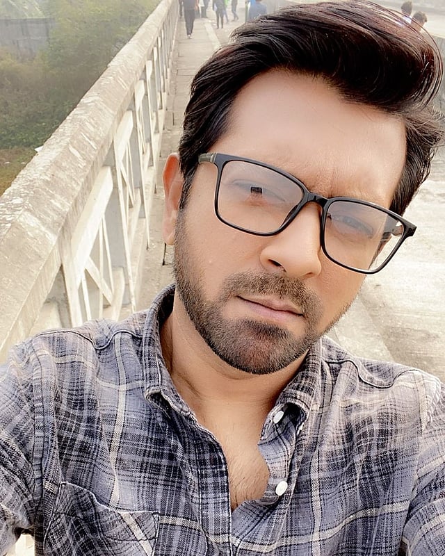 দীর্ঘদিন পর দেশে ফিরে মারিয়া নূরের সঙ্গে জুটি বেঁধে ভালোবাসা দিবসের নাটকের শুটিং করছেন তাহসান।