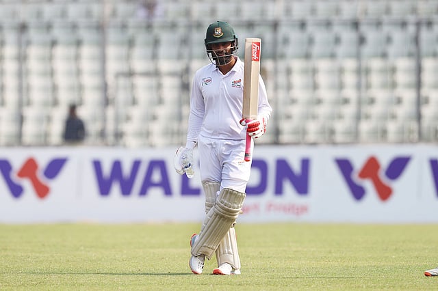 ট্রিপল সেঞ্চুরি তুলে নেওয়ার পর তামিম। ছবি: শামসুল হক