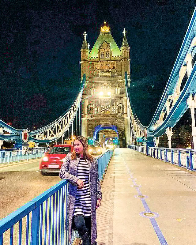 রাতের লন্ডন টাওয়ার ব্রিজে