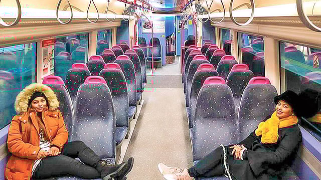 ট্রেনে লন্ডনে