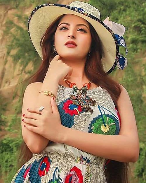 নতুন ছবির শুটিং শুরু করছেন পরীমনি। ছবি: ফেসবুক থেকে