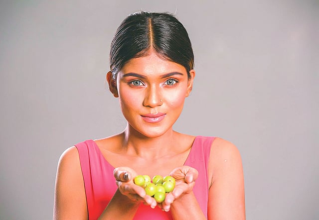 মডেল: কৃতিকা