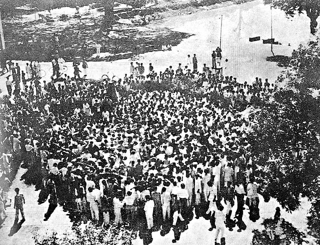 ১৯৫২ সালের ২১ ফেব্রুয়ারি ১৪৪ ধারা ভেঙে আমতলায় সভা। ছবি: লিবারেশনওয়ার বিডি