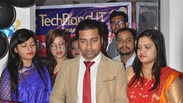 টেকবন্ড আইটির উদ্বোধনী অনুষ্ঠানে এর উদ্যোক্তারা। ছবি: সংগৃহীত