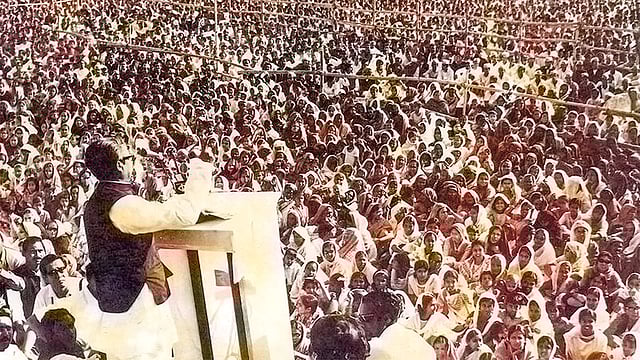 ৭ মার্চ রেসকোর্স ময়দান থেকে (বর্তমান সোহরাওয়ার্দী উদ্যান) মানুষ শুনেছিল সেই বজ্রকণ্ঠ বাণী। ছবি: আফতাব আহমদ