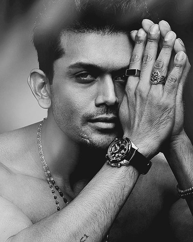 সাদা-কালো আরেফিন শুভ। মুক্তি পেয়েছে ‘মিশন এক্সট্রিম’ সিনেমার টিজার, শিগগিরই আসবে ট্রেলার।