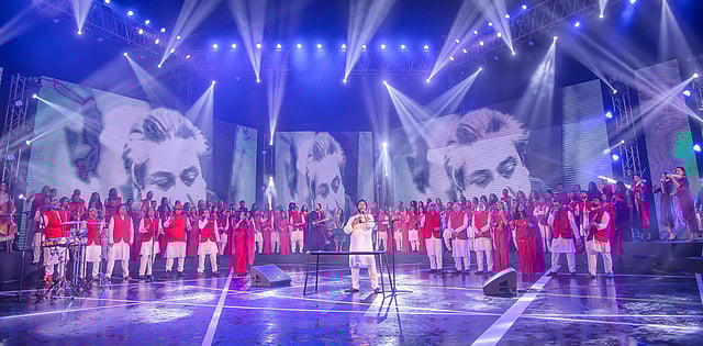 গানবাংলার আয়োজনে শত কণ্ঠে শ্রদ্ধাঞ্জলি। ছবি: সংগৃহীত