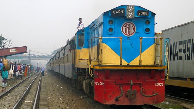 ঢাকা-দেওয়ানগঞ্জ-ঢাকা রুটের জনপ্রিয় ট্রেন ব্রহ্মপুত্র এক্সপ্রেস। ছবি: সংগৃহীত