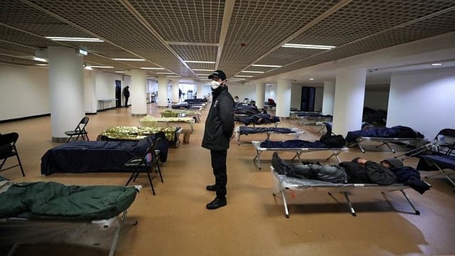 কান চলচ্চিত্র উৎসবের ভেন্যু প্রস্তুত করা হয়েছে ভবঘুরেদের জন্য। ছবি: রয়টার্স