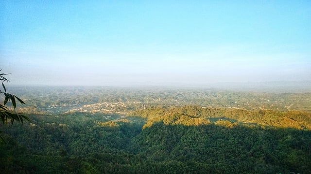 তিনাপ সাইতার যাওয়ার পথে এমন চোখধাঁধানো দৃশ্যর দেখা মিলবে। ছবি: লেখক