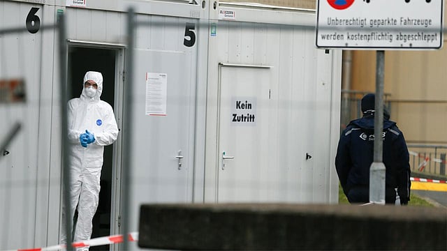 জার্মানিতে করোনাভাইরাসে আক্রান্ত হয়ে আরও লোকের মৃত্যুর আশঙ্কা করা হচ্ছে। ছবি: রয়টার্স